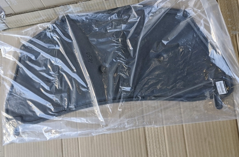 ■新品■マツダ 純正 アクセラスポーツ BL系 ボンネットインシュレーター 取付ファスナ9個セット MAZDA拍卖