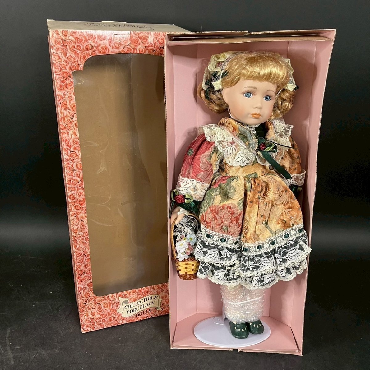 OM0814-28‐3 COLLECTIBLE PORCELAIN DOLLS コレクタブル ポーセリン ドール ビスクドール 人形 置物 インテリア 箱付 高さ52㎝ 120サイズ拍卖