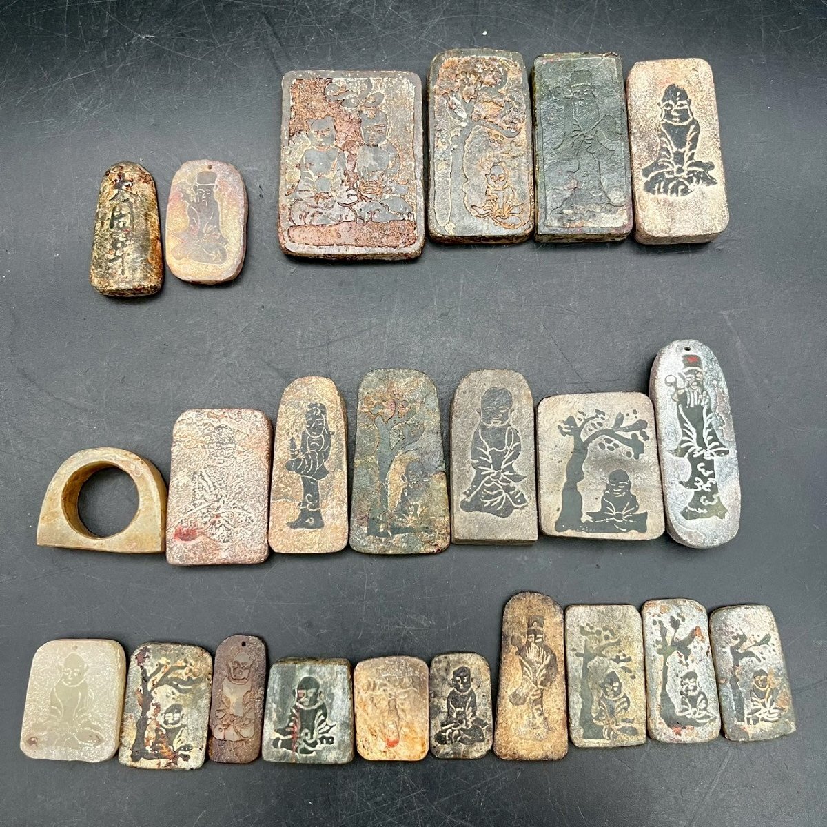 SW0808-7‐3 古銭 護符 玉 穴銭 玉璧 貨幣 硬貨 玉器 円盤 石板 玉器 祭祀 儀礼 工芸 伝統 美術 模様 石 中国 最大直径5.5㎝ 60サイズ拍卖