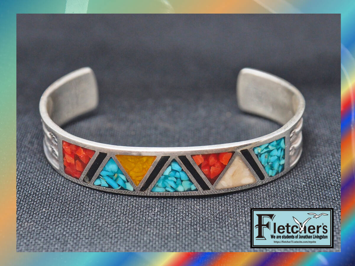 西海岸スタイル インディアンジュエリー ナバホ族作家 クラッシュインレイシルバーバングル ネイティブアクセサリー aa28拍卖