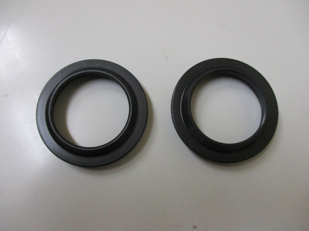 送料無料★新品★FZR400(1WG)初期型★純正フロントフォークダストシール拍卖