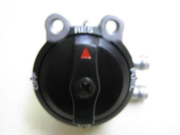 送料無料★新品★ZZR1100(ZX1100)★純正フューエルコック拍卖