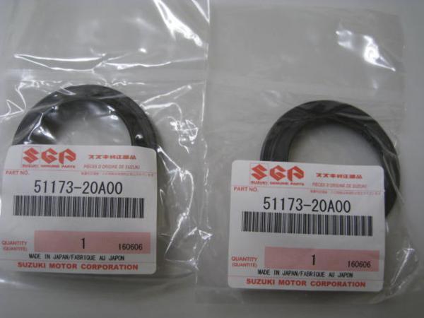 送料無料★新品★GSXーR250(GJ72A)★純正フロントフォークダストシール拍卖