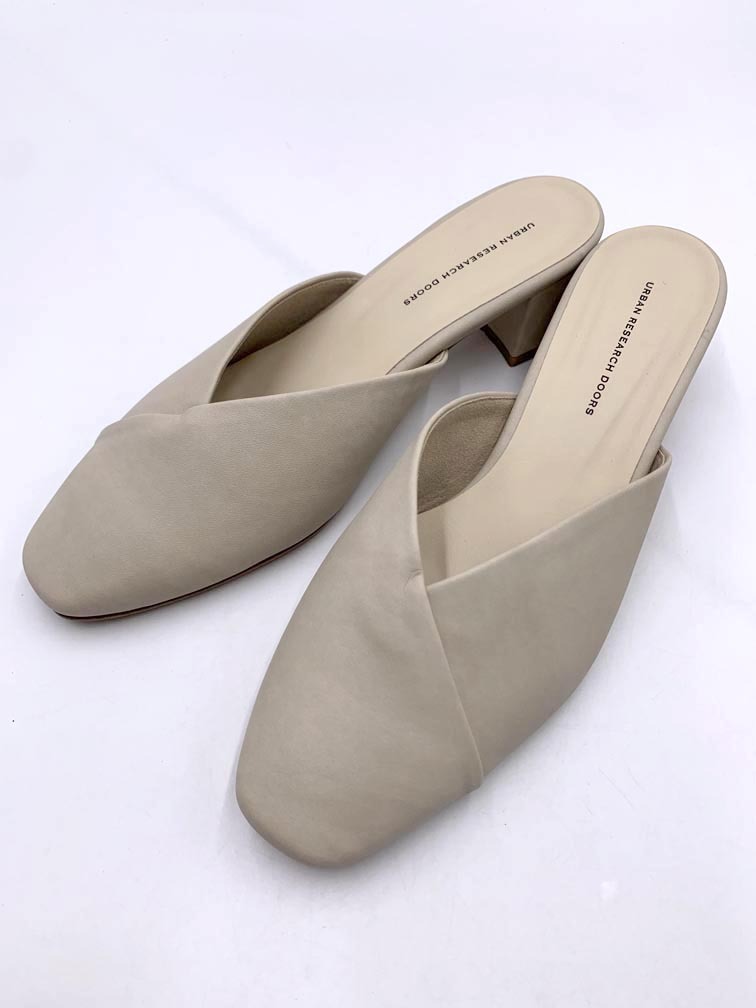 URBAN RESEARCH DOORS アーバンリサーチドアーズ 定価8580円 クロスカットミュール パンプス size38/ベージュ ■■拍卖