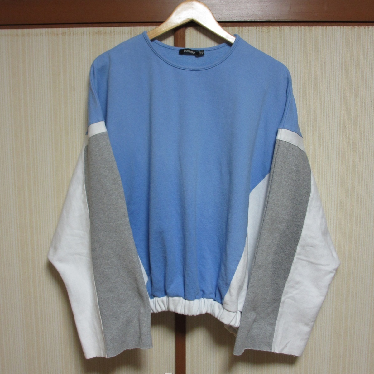 Boohoo 切り替え オーバーサイズ スウェット ホワイト ブルー ドルマンスリーブ カラーブロック拍卖