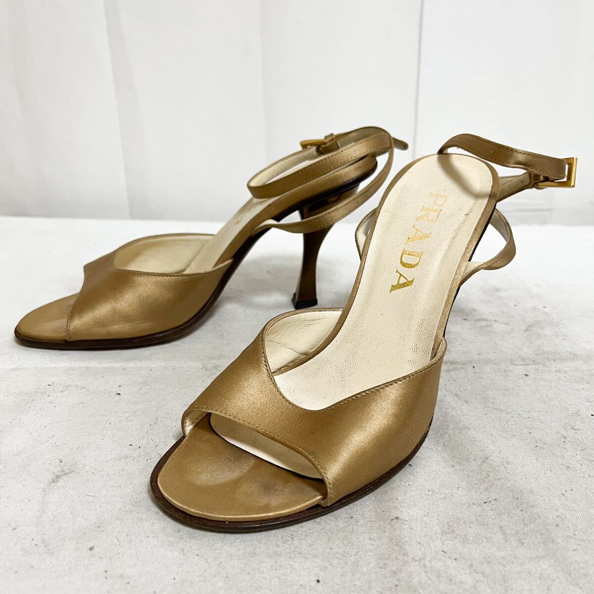 和835★ PRADA プラダ サンダル ヒール ストラップ シューズ 35 ゴールド レディース拍卖