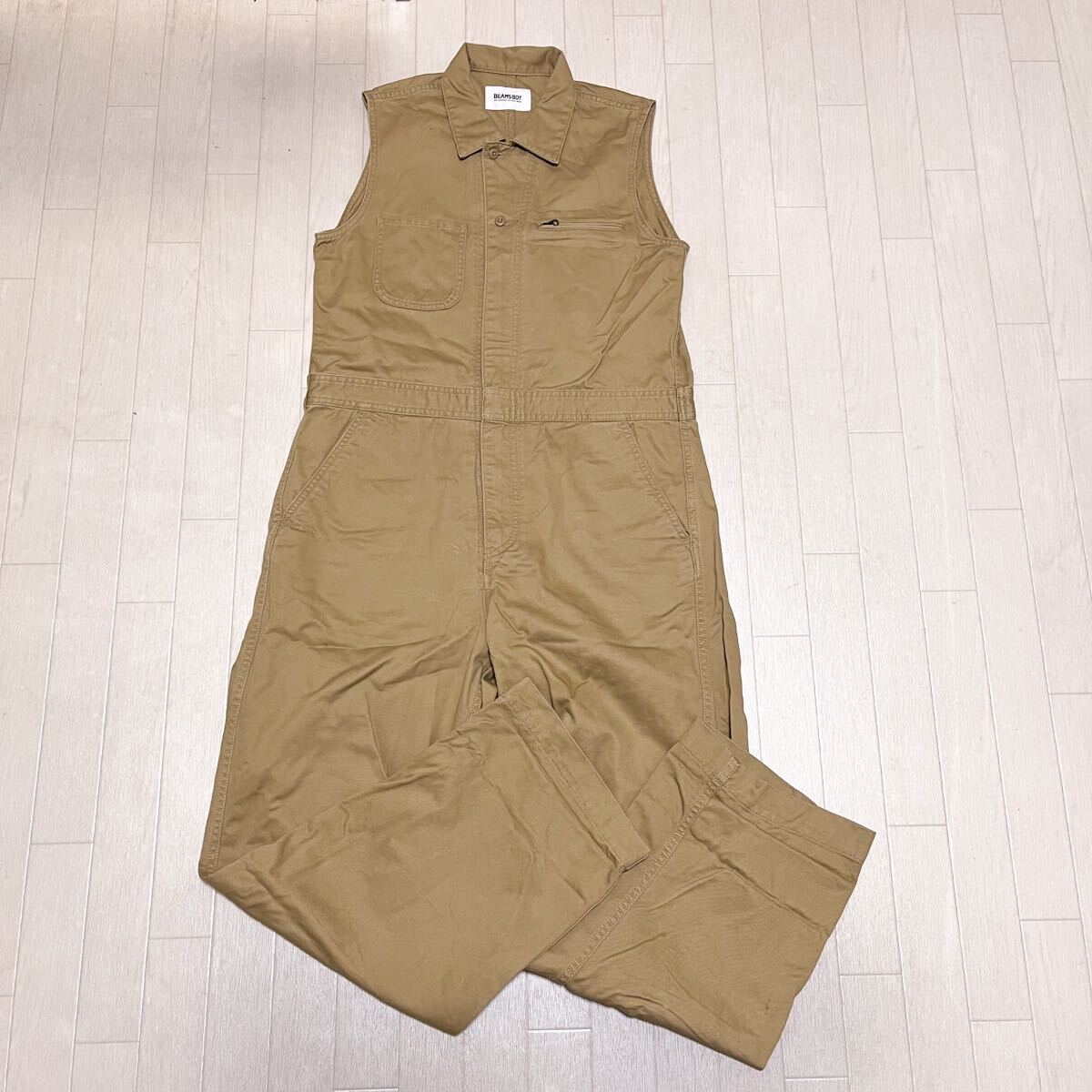 和844★ BEAMS BOY ビームスボーイ ノースリーブ オールインワン つなぎ ミリタリー ベージュ レディース拍卖