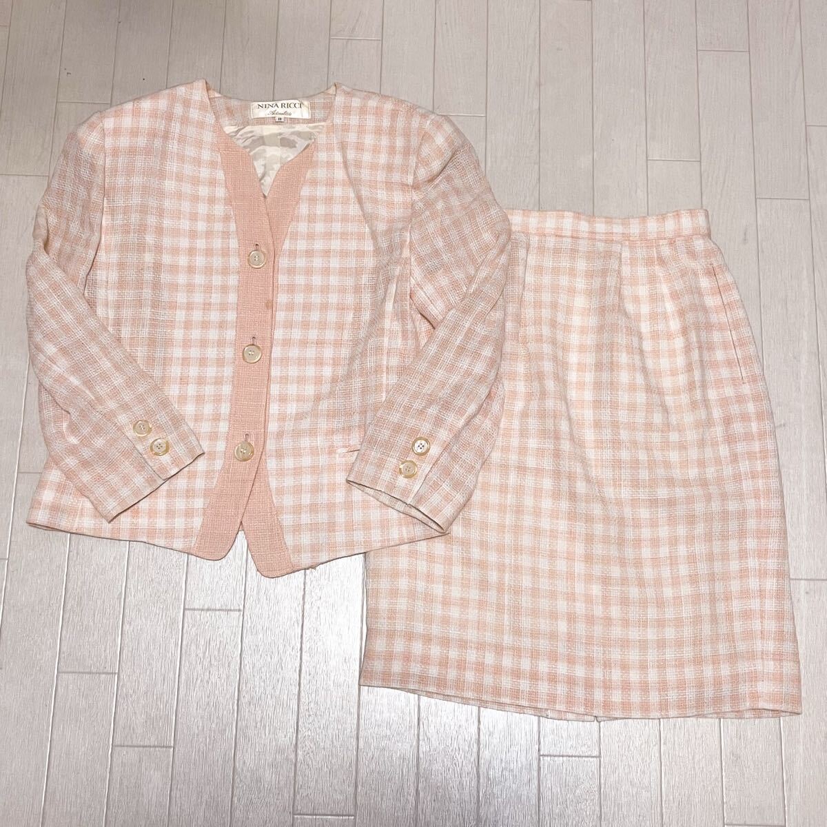 和844★① NINA RICCI ニナリッチ セットアップ ノーカラージャケット タイトスカート チェック 11 ベージュ ホワイト レディース拍卖
