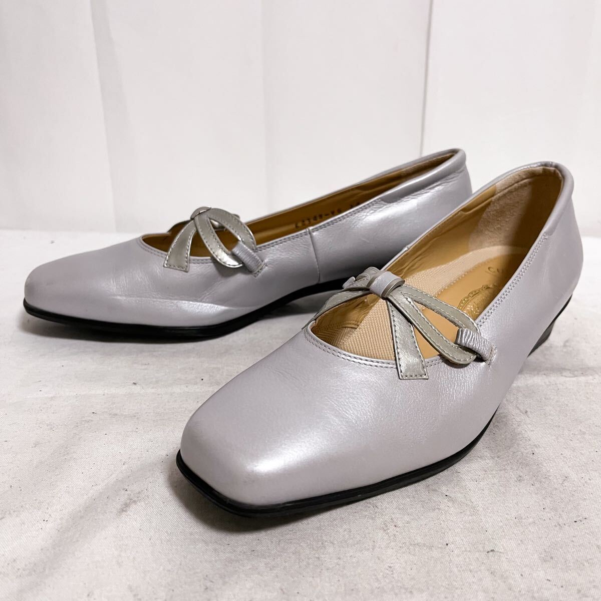 和846★ GINZA yoshinoya 銀座ヨシノヤ レザー パンプス ヒール リボン シューズ 日本製 24 シルバー レディース拍卖