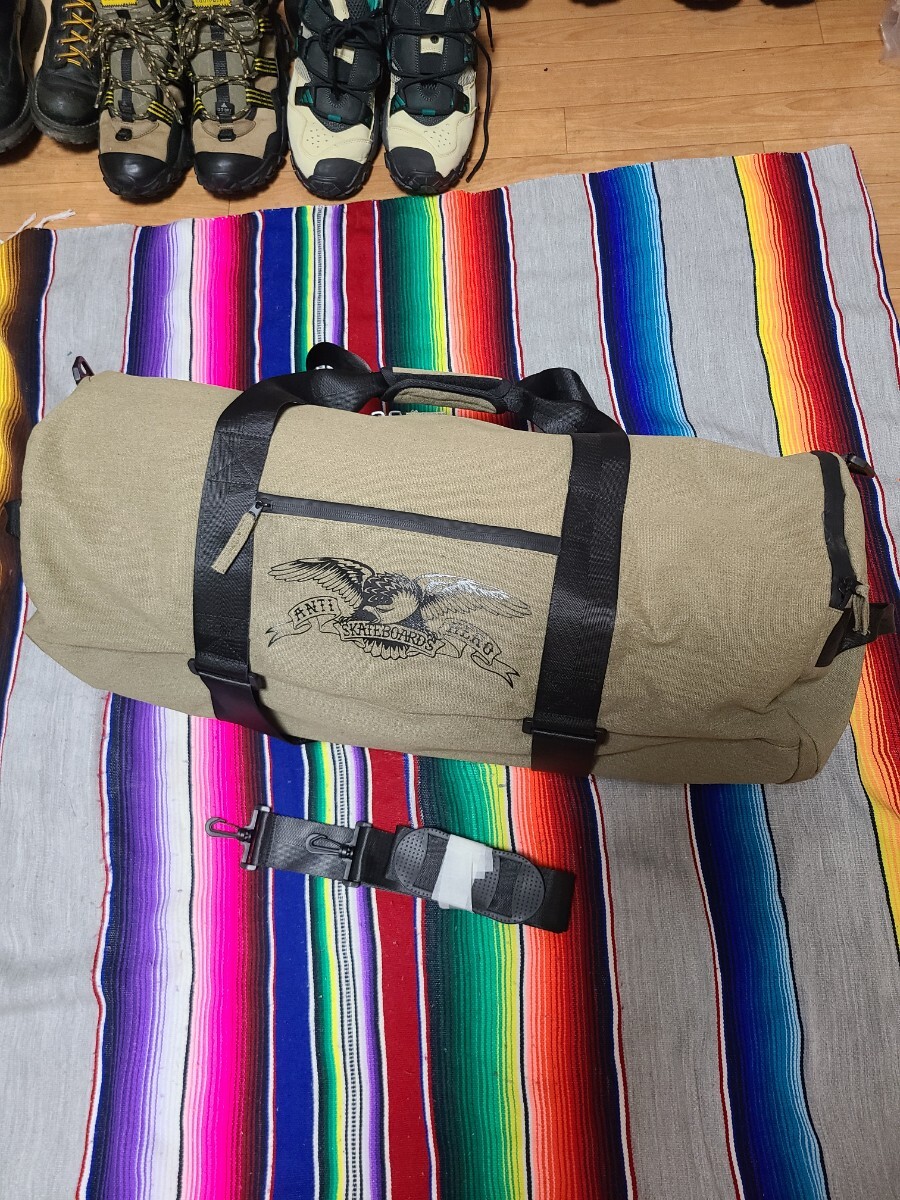 ANTI HERO BASIC EAGLE DUFFEL BAG アンチヒーロー アンタイヒーロー ダッフルバッグ バッグ シュプリーム拍卖