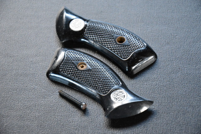 古いモデルガンの部品 グリップ ASAHI EAGLE S&W CHIEF'S SPECIAL 検索用語→Aレター50g10内鉄砲銃トイガンエアガンチーフスペシャル拍卖