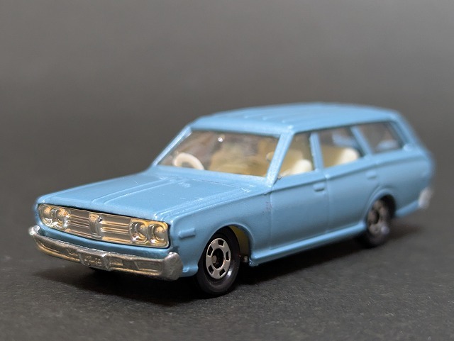 日産・セドリック・ワゴン(230)【箱無・中古】トミカ誕生記念コレクション2003拍卖