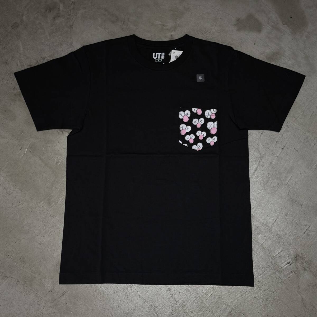 UNIQLO x KAWS S/S TEE サイズS ユニクロ カウズ Tシャツ拍卖