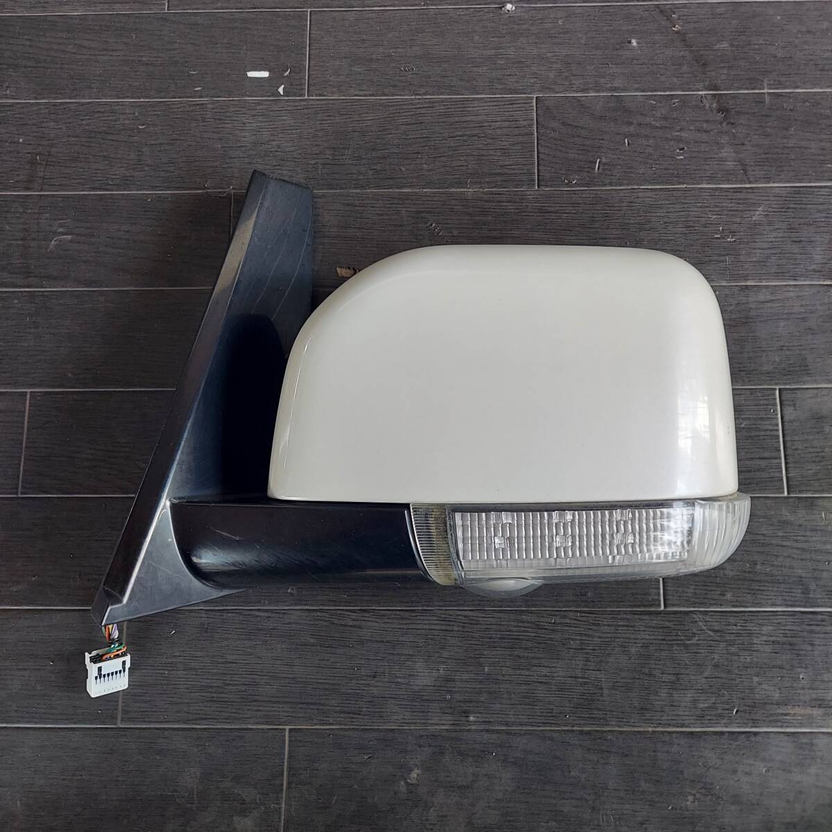 即決 三菱 デリカD:5 CV5W 2012年 純正 左 LH ドアミラー サイドミラー W23/ウォームホワイトパール 9ピン 中古 検索/CV1W/CV2W/CV4W/D5拍卖