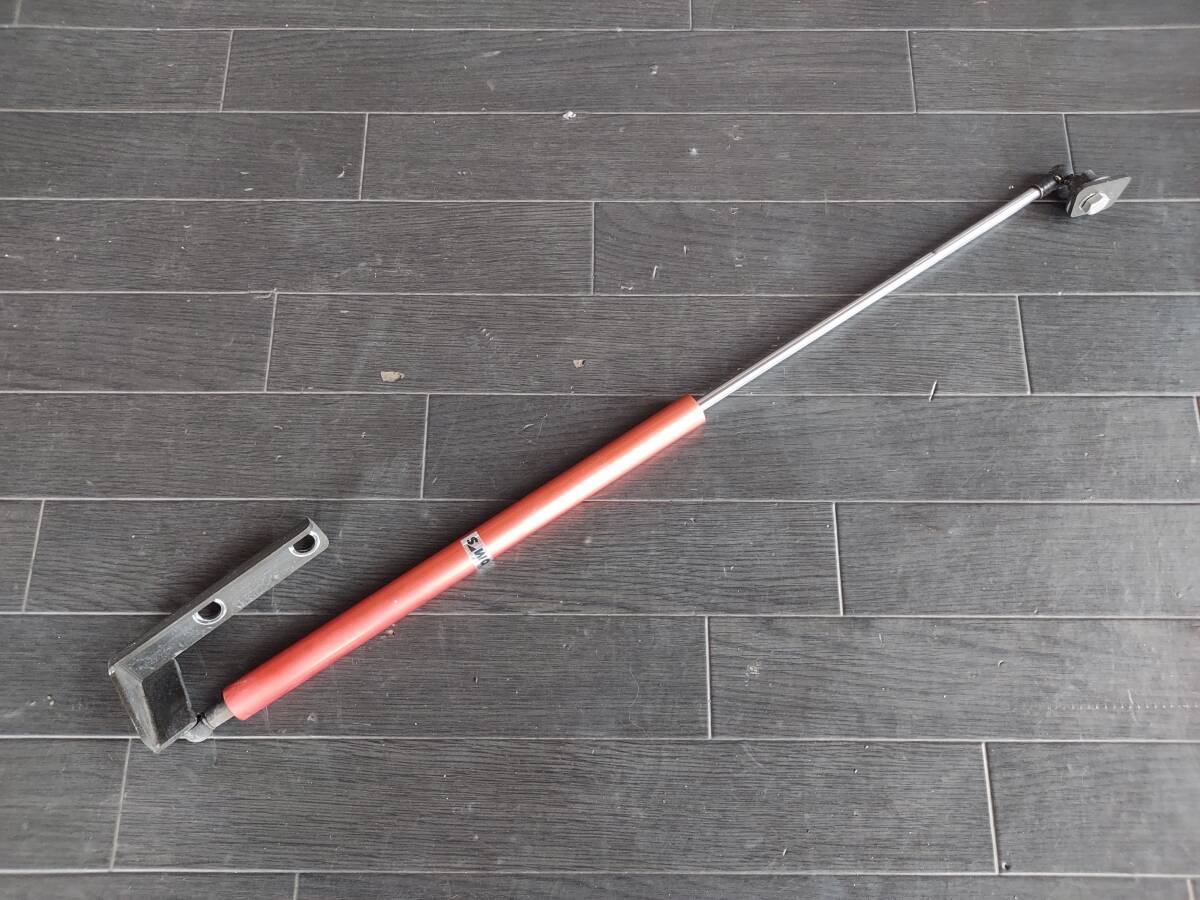 即決 TOM's トムス ZVW30 プリウス ボンネットダンパー フードダンパー ブラケット付 ★オイル滲みあり拍卖