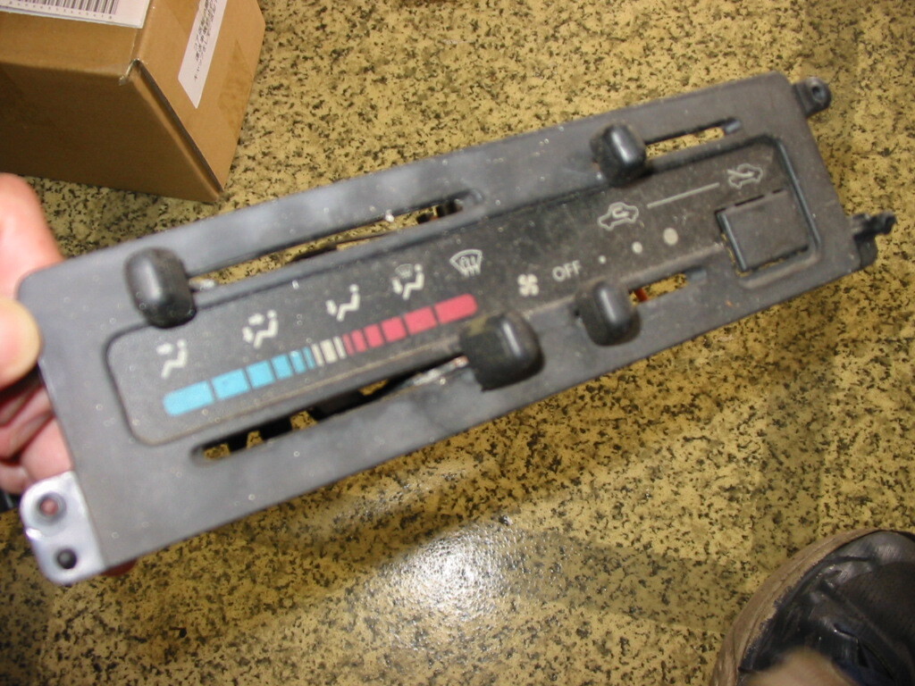 S200P ハイゼット エアコンスイッチ エアーコントロール 中古部品 操作盤 ACボタン無し 三重県志摩市 即決送料込 エヤー 廃車部品拍卖