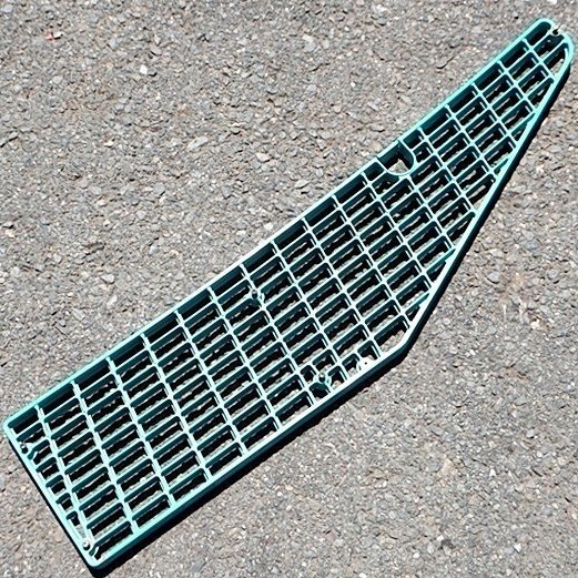 【群馬】クボタ 田植機 足場 左用 SPU650 マット 足乗せ 台 田植え機 パーツ 部品 SPU 6条 フロント L プラスチック 樹脂 メッシュ 網 中古拍卖