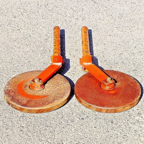 群馬】トラクター 尾輪 左右セット 取付軸 丸軸 43mm 車輪 径340mm 中古 トラクタ ロータリー 部品 ビリン 鉄車輪 ホイル ゲージ ヤンマー?拍卖