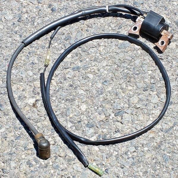 【群馬】クボタ エンジン GR200 イグニッションコイル 純正 イグナイター イグニッション 点火 コイル 中古 パーツ 部品 プラグ GC702 草刈拍卖