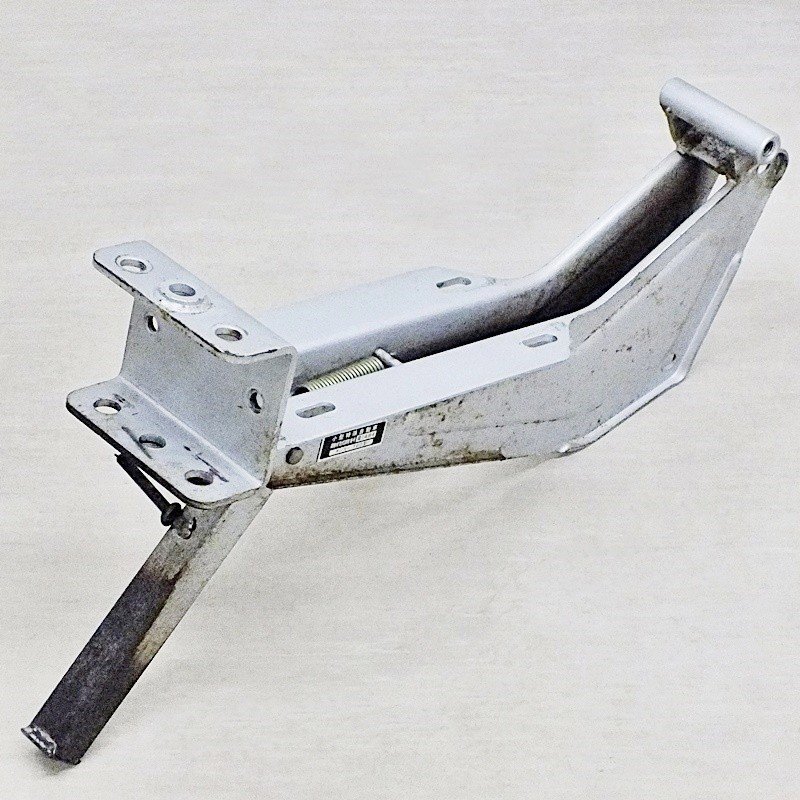 【群馬】ヤンマー 耕耘機 YG800 T80型 シャーシ フレーム エンジンマウント 中古 耕運機 耕うん機 テーラー 部品 パーツ 倉庫保管 スタンド拍卖