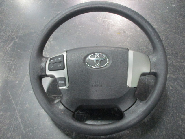 ⑦ 平成26年式 レジアスエース スーパーGL TRH200V 200系 ステアリング ハンドル センターカバー ホーンカバー ※モジュール欠品※拍卖