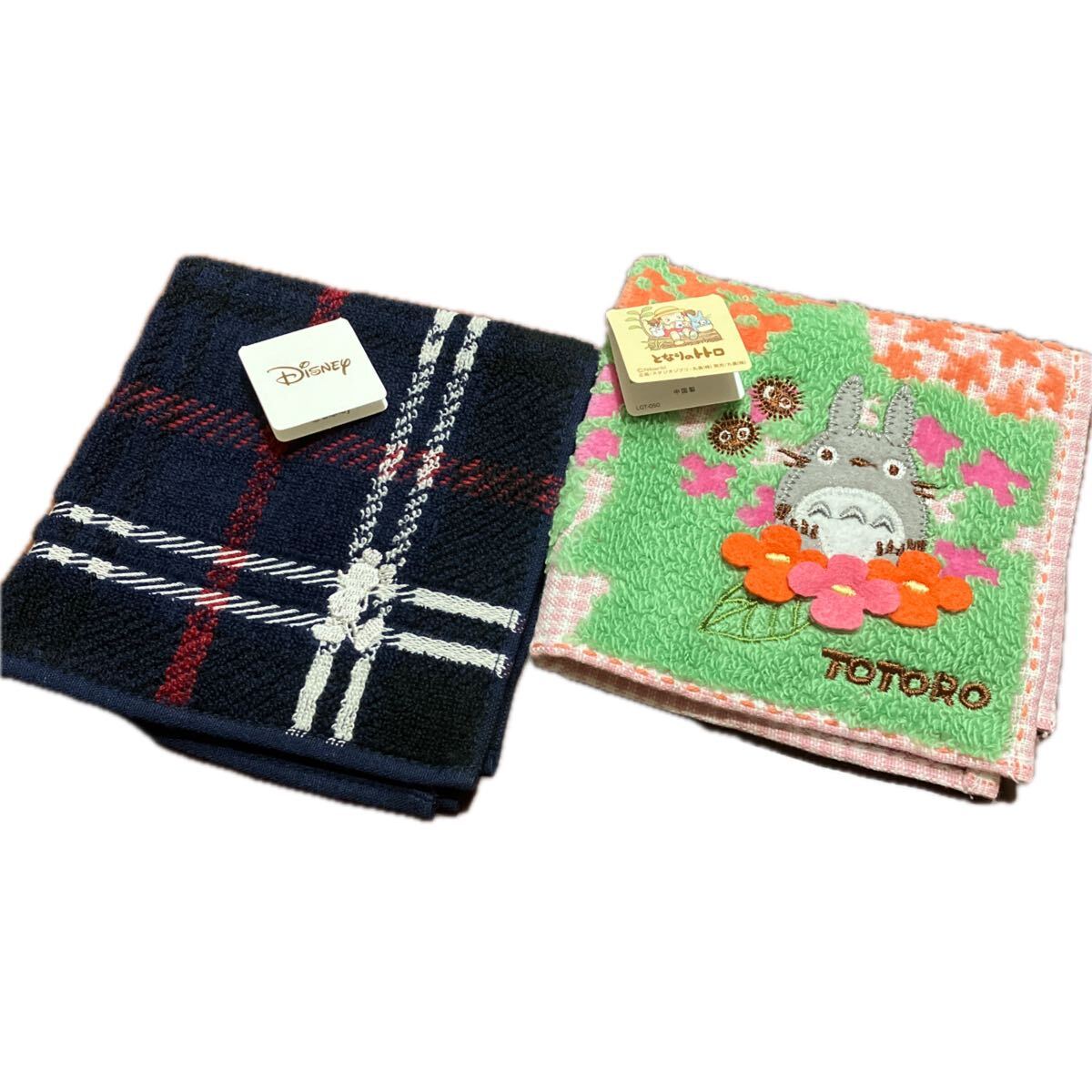 トトロ、ディズニー タオルハンカチ 2枚セット 23〜25㎝四方 ポイント刺繍 可愛い タグ付き拍卖