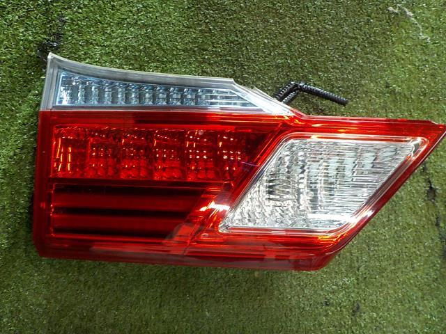 グレイス ハイブリッド GM4 左内側テールランプ バックランプ拍卖