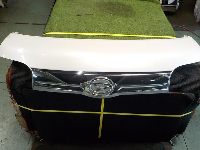 タント L385S ボンネットフード W24/パールホワイト【個人宅宛発送不可】拍卖