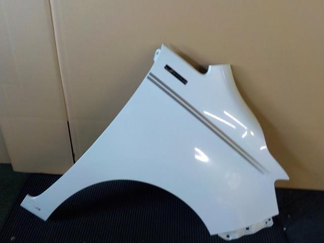 ソリオバンディット Jスタイル MA15S 右フロントフェンダー Z7T/パールホワイト【個人宅宛発送不可】拍卖