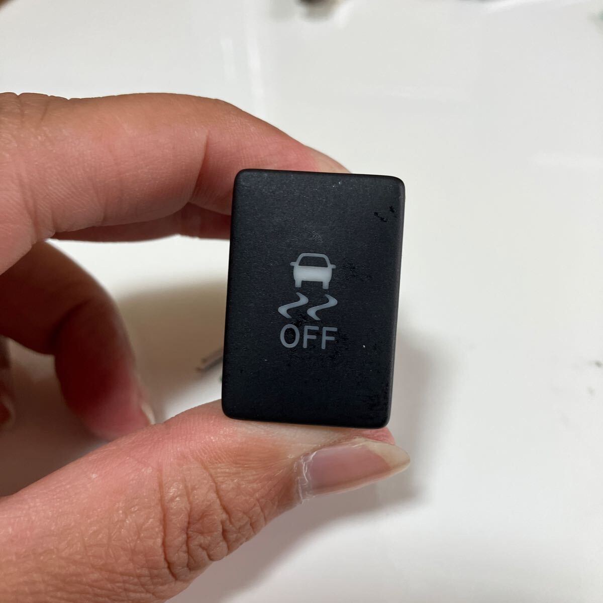 L10102 ダイハツ LA300S ミライース 横滑りスイッチ ★ 送料250円拍卖