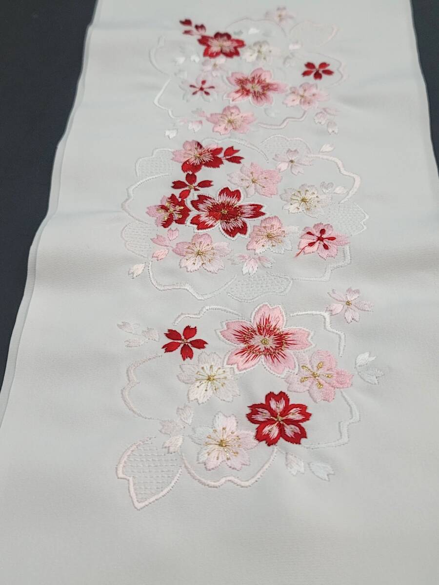 特価 即決2800円送料込み☆おしゃれな振袖用☆刺繍半襟07拍卖