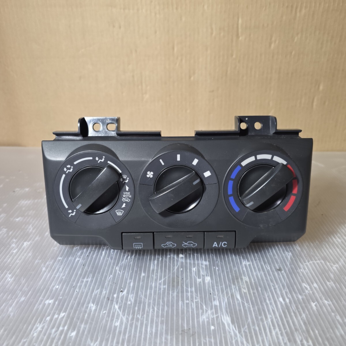 送料込み MH21S MH22S ワゴンR エアコンスイッチパネル拍卖