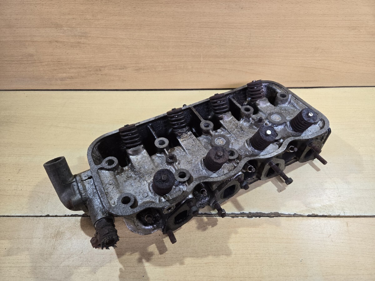車種不明 エンジンヘッド 当時物 旧車 ジャンク品拍卖
