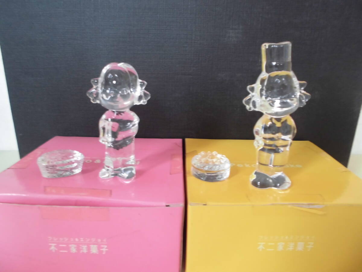 不二家 クリスタルペコちゃん ケーキを作るペコちゃん・パーティに行くペコちゃん 2個セット拍卖