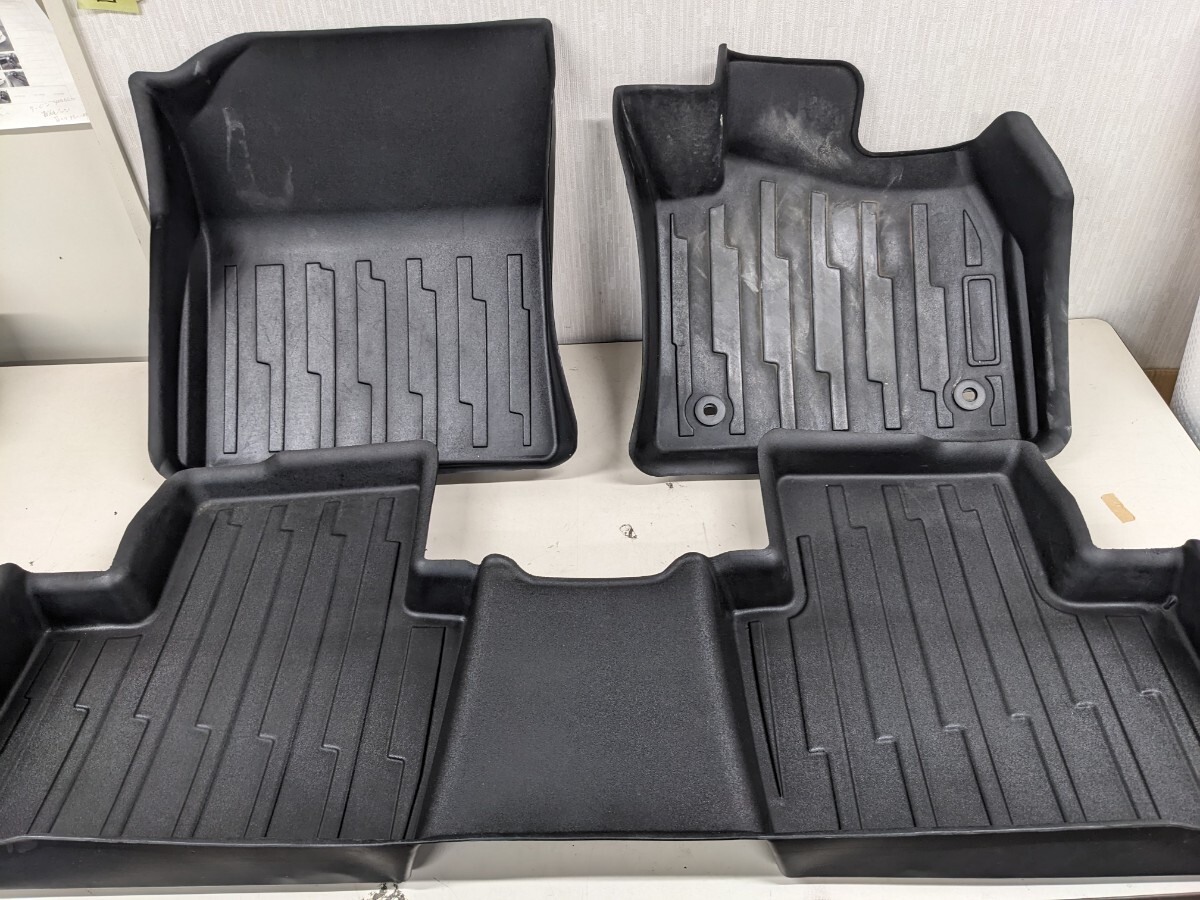 ◆RAV4外し◆社外品◆フロアトレイ◆前後セット◆№5811 防水 アウトドア フロアマット ラヴ4拍卖