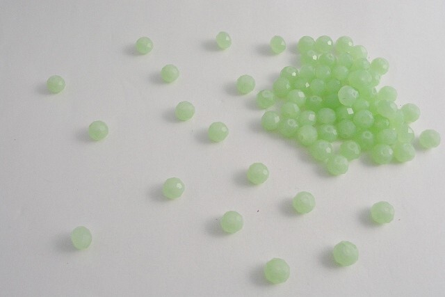 ビーズクラブ ガラスビーズ ボタンカット No.38 8mm グリーン 連売り ビーズパーツ ネックレス ブレスレット拍卖