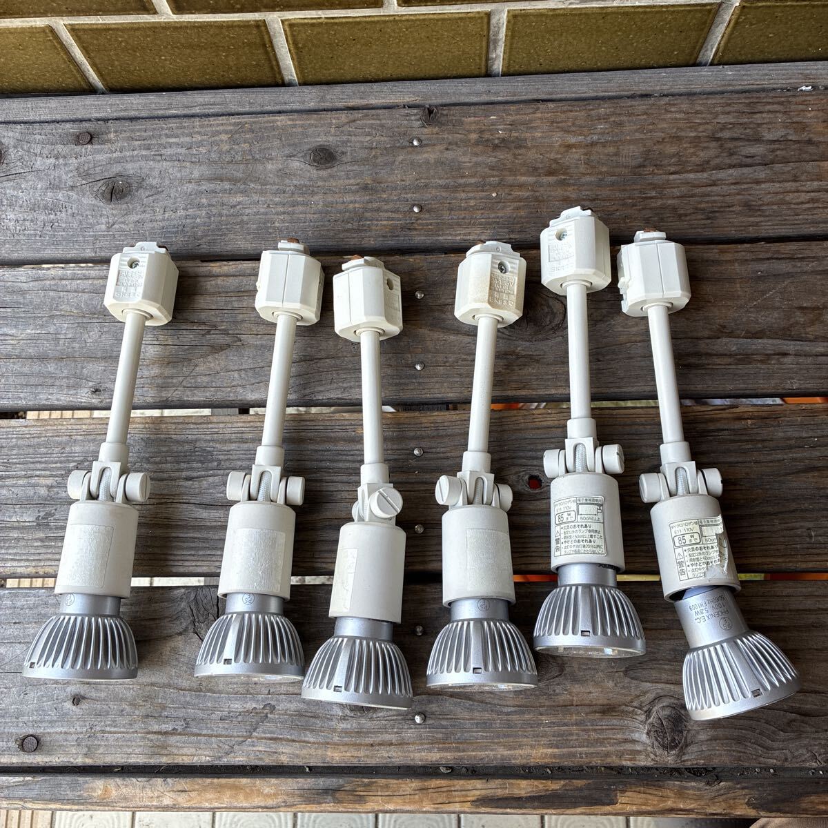 通電確認済!遠藤照明 ENDO ES−8612W+フェニックス電機 LDR6L-M-E11/D/5-P18-M 6セットLED電球 口金E11 ダクトレール動作品在庫有拍卖