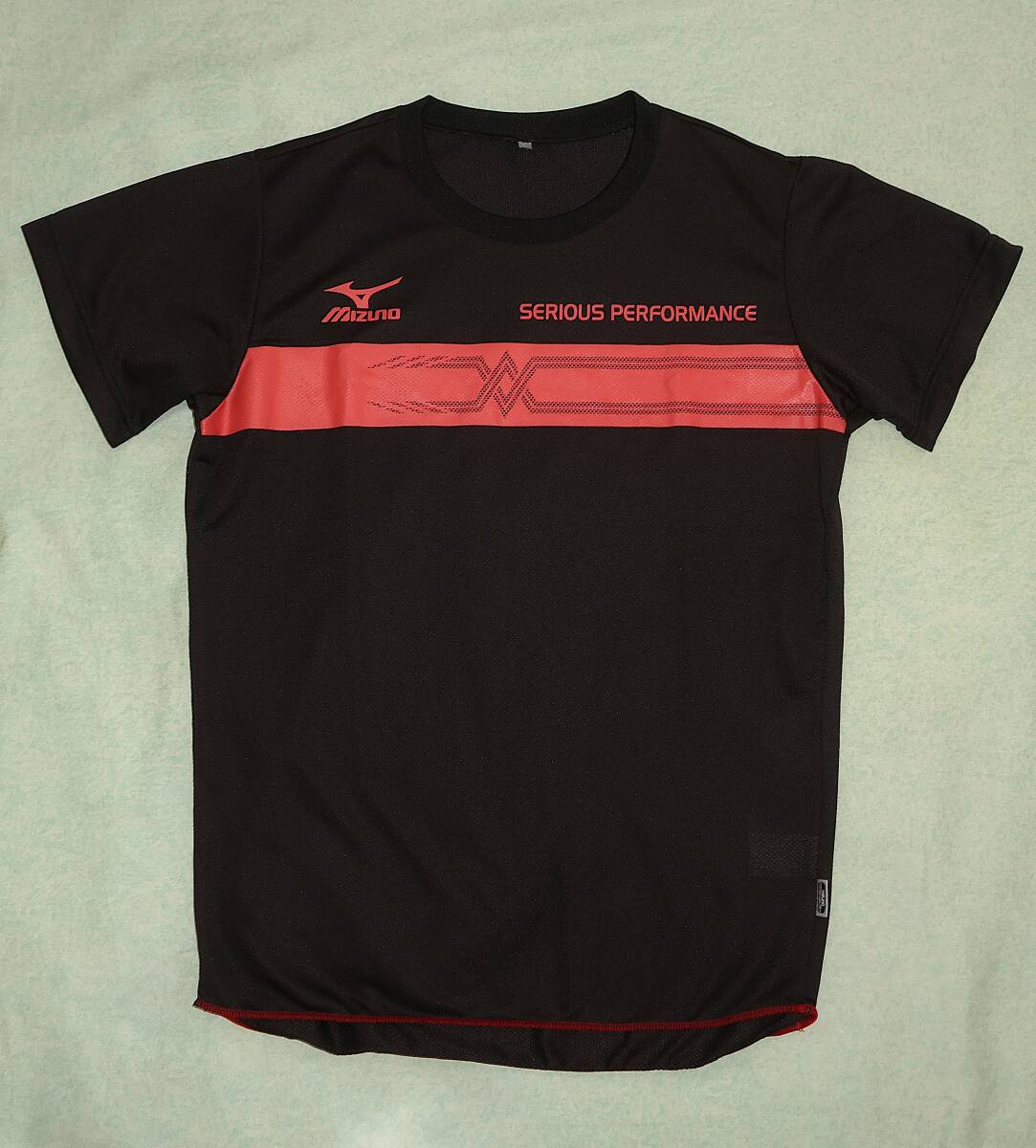 ミズノ Tシャツ(クイックドライプラス)Lサイズ ブラック×レッド拍卖