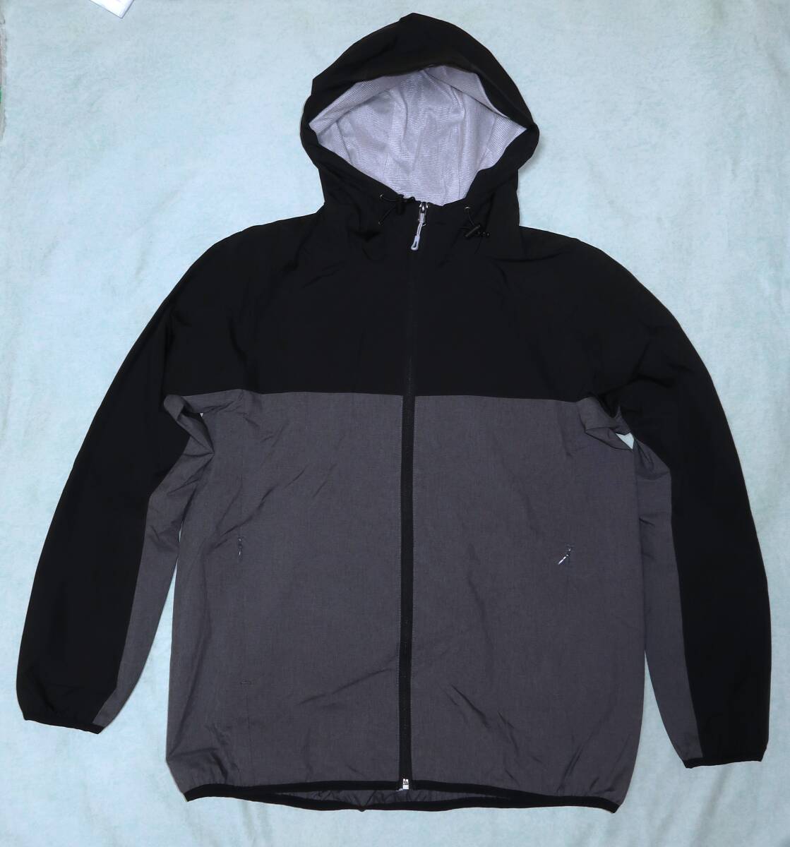 ウインドブレーカー(黒×グレー)Mサイズ(未使用)(撥水、防風フィルム、ストレッチ、防花粉、UPF30) ※UPF(紫外線を通しにくい)拍卖