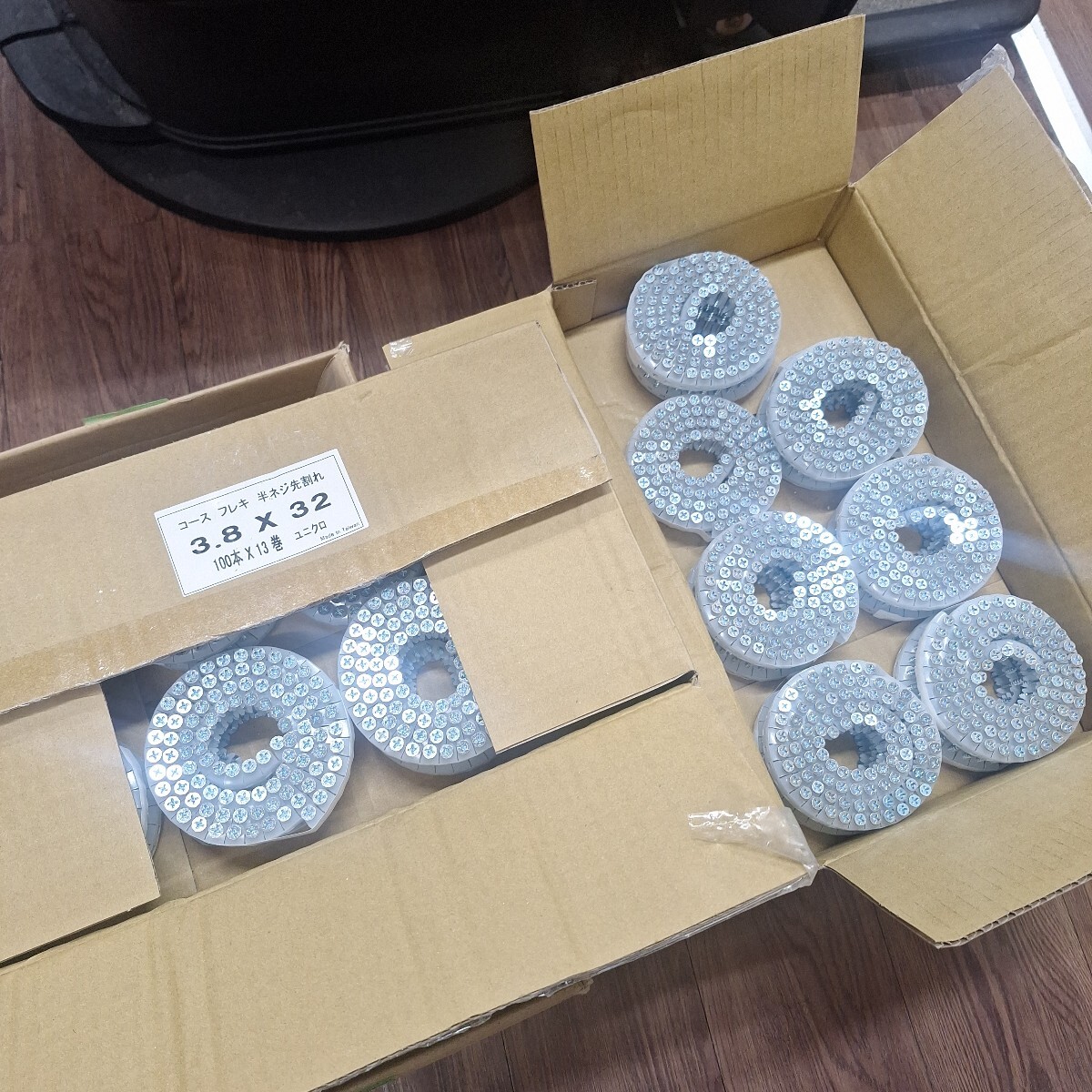 送料無料 ネジ◆コース フレキ 半ネジ先割れ 3.8×32 100本×13巻×6 ユニクロ◆6箱セット まとめて拍卖