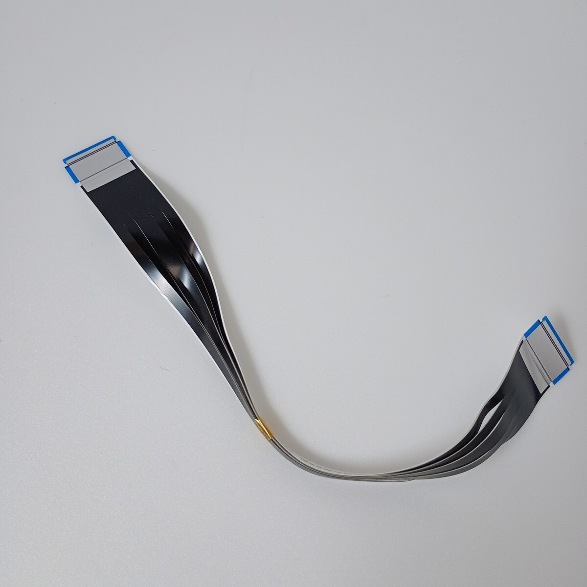 Hisense 55U7FG 映像ケーブル 2021年製 液晶パネル破損テレビ からの取外し品 動作確認済 拍卖