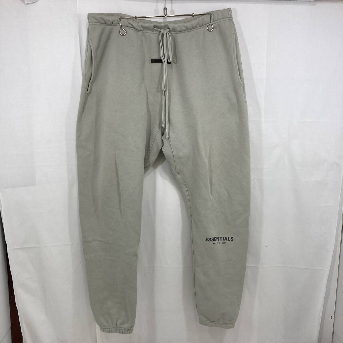 【中古】ESSENTIALS FEAR OF GOD スウェットパンツ XLサイズ ベージュ系 FOG エッセンシャルズ フィアオブゴッド SWEATPANTS拍卖