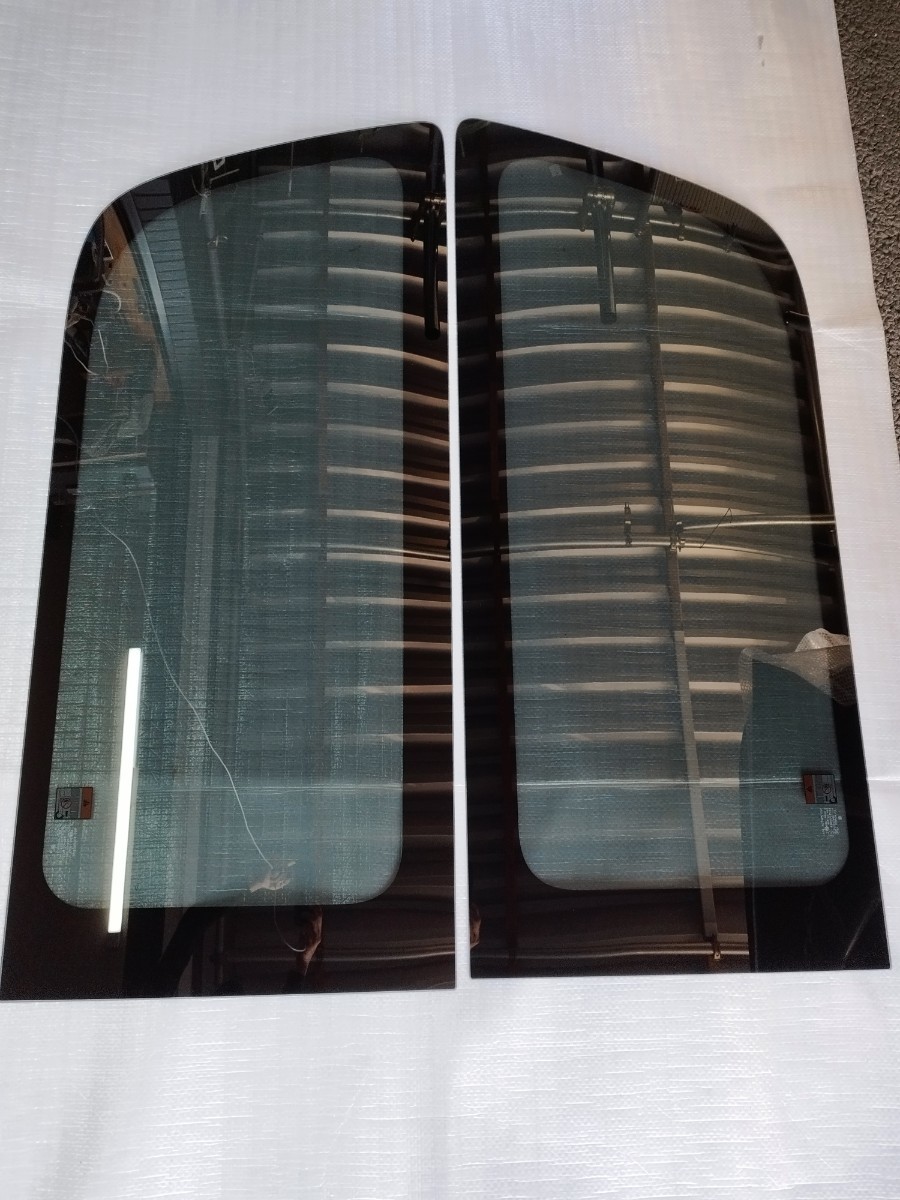 美品 ハイエース 200系 スライドドアガラス 左右 プライバシー 2L3 交換作業OK 小窓付き下取りキャシュバック拍卖