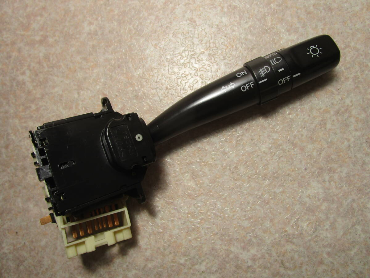 クラウン JZS151 レバースイッチ 右 ライト ウィンカー拍卖