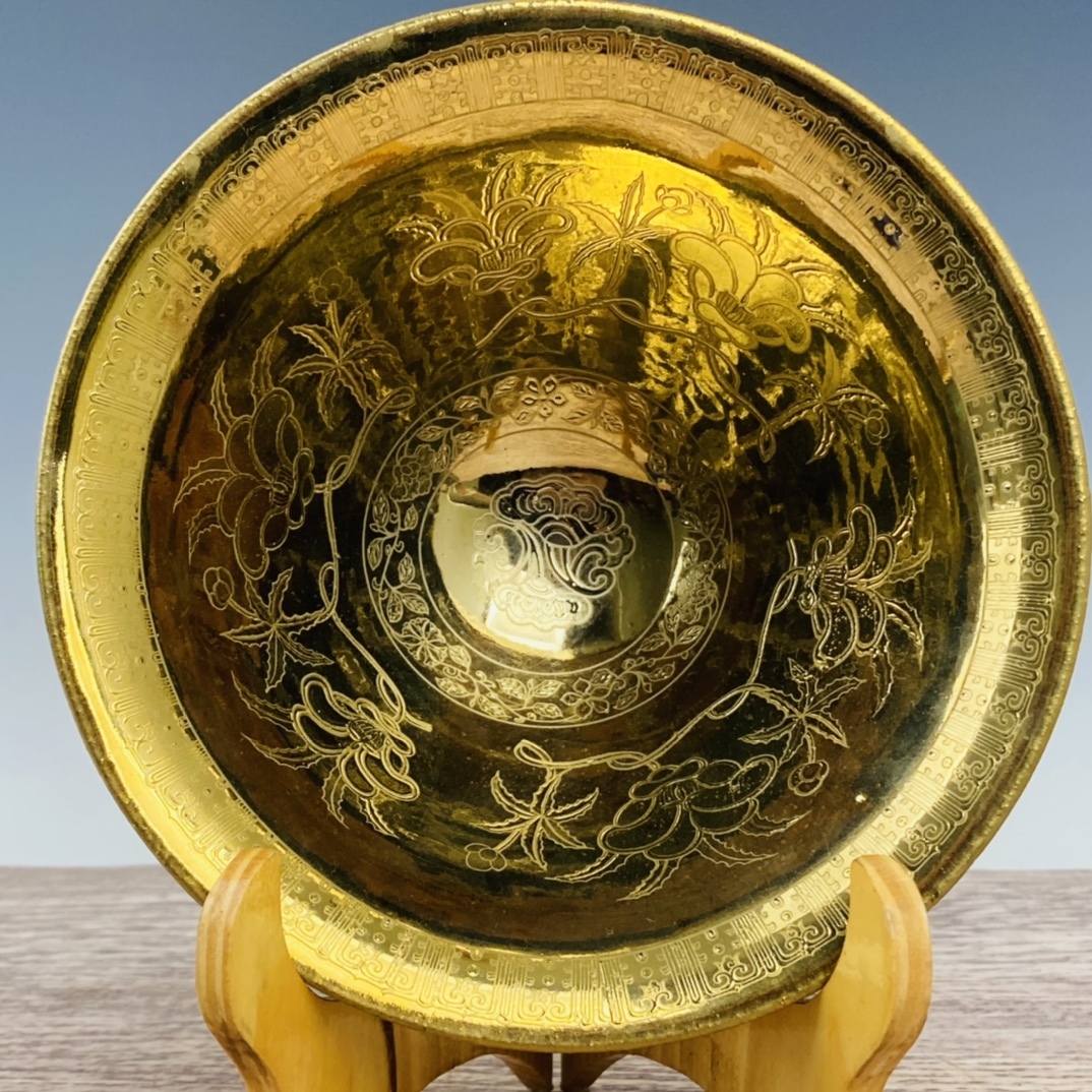 宋代風 古陶磁器 建窯 七彩光 油滴盞 花卉紋 黄金 盃 建盞 茶盞 酒碗 供御款 陶芸 時代物 東洋彫刻 旧家蔵出し 唐物 中国古玩 古美術品拍卖