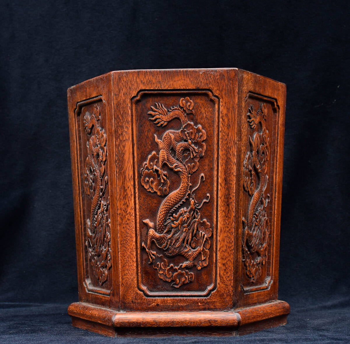 清時代 古花梨木彫 龍紋 六方 筆筒 文房具 收納 古玩家具 極細工 古賞物 古美味 東洋彫刻 時代物 骨董 中国古美術拍卖