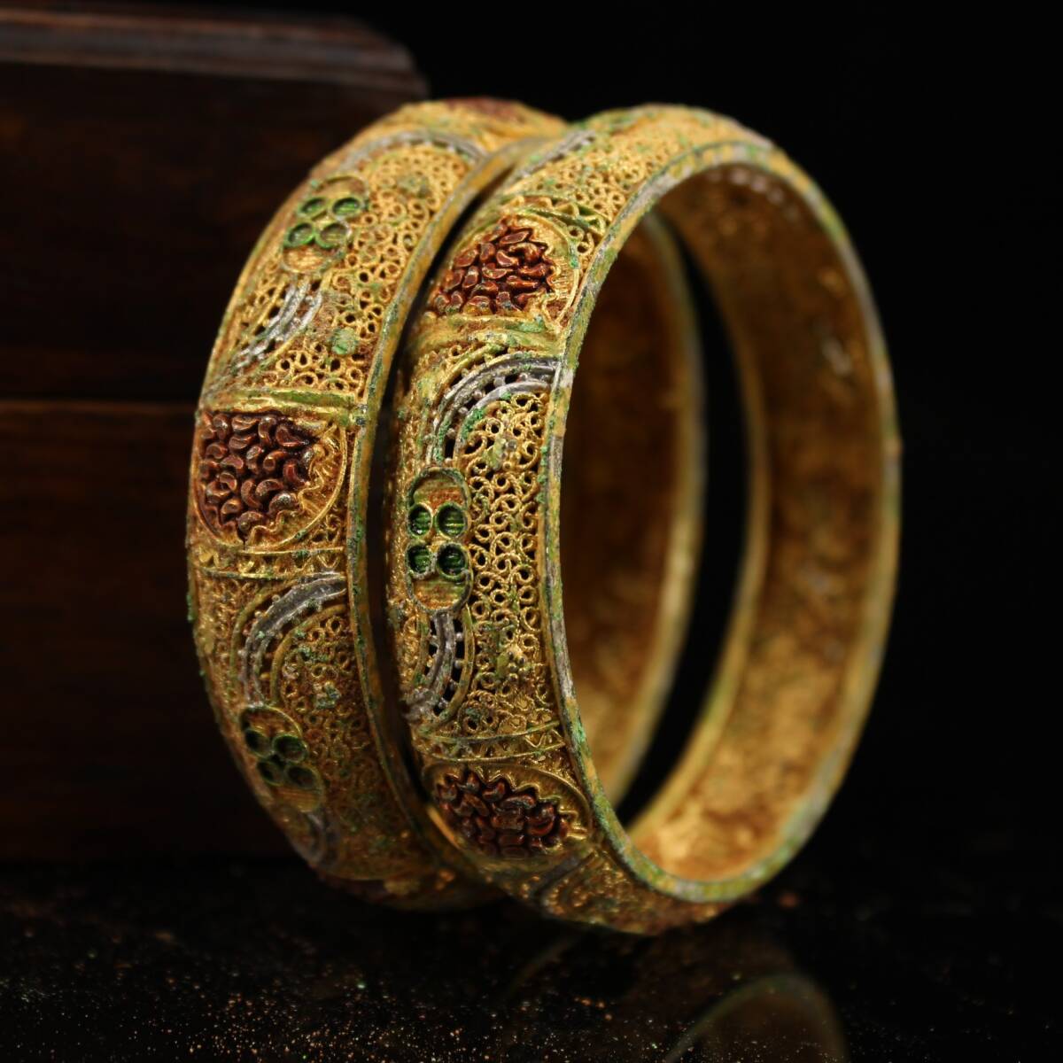 清時代 宮廷御供 古銅彫 塗金 腕輪 供御 箱付 古擺件 時代物 古董品 骨董 收集 旧蔵出 唐物 中国古玩 古美術品拍卖