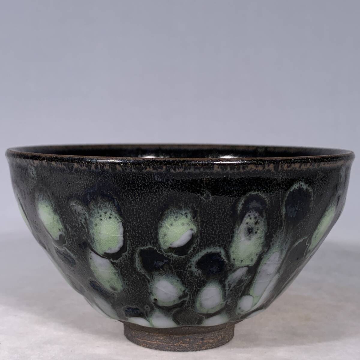 宋代風 古陶磁器 建窯 菊花紋 天目盞 盃 建盞 茶盞 酒碗 供御款 陶芸 時代物 東洋彫刻 旧家蔵出し 唐物 中国古玩 古美術品拍卖