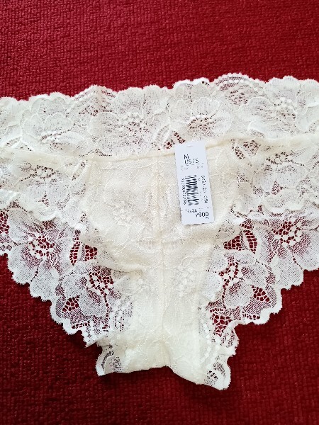 新品 エメフィール ショーツ ベージュよりアイボリー M 拍卖