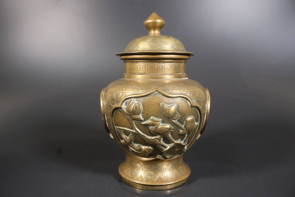 【和】(A3488) 時代古作 唐物 宣徳 古銅虎花鳥文蓋付壺 壺 鑑賞壺 拍卖